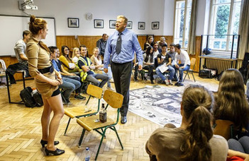 Interaktív színházi élmény: Szociopoly